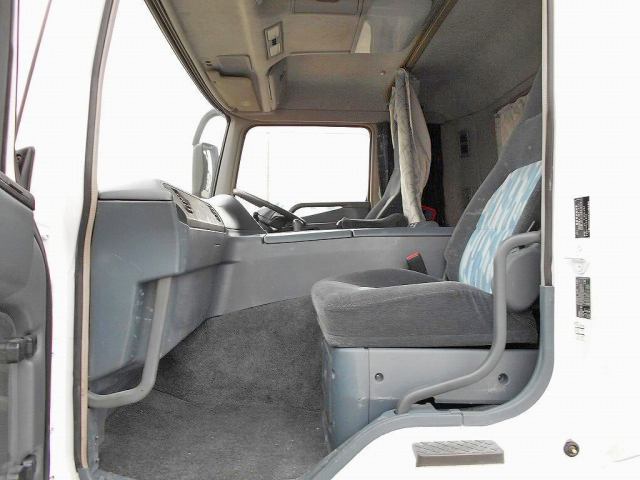 三菱ふそうスーパーグレートセルフクレーン4段大型（10t）[写真33]