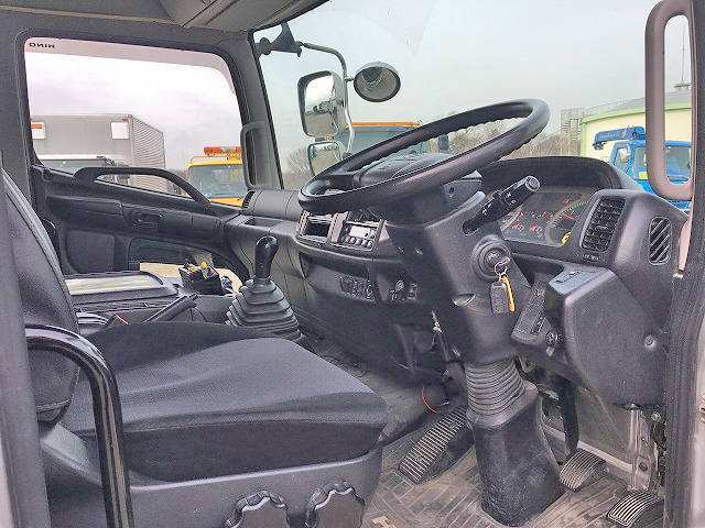 日野レンジャーダンプ増トン（6t・8t）[写真28]