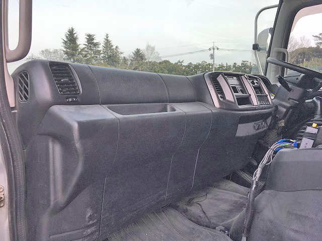 日野レンジャーダンプ増トン（6t・8t）[写真30]