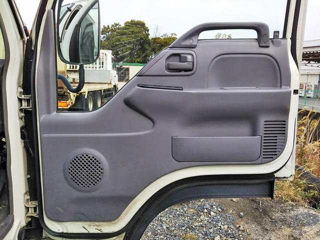 いすゞエルフアルミバン小型（2t・3t）[写真28]