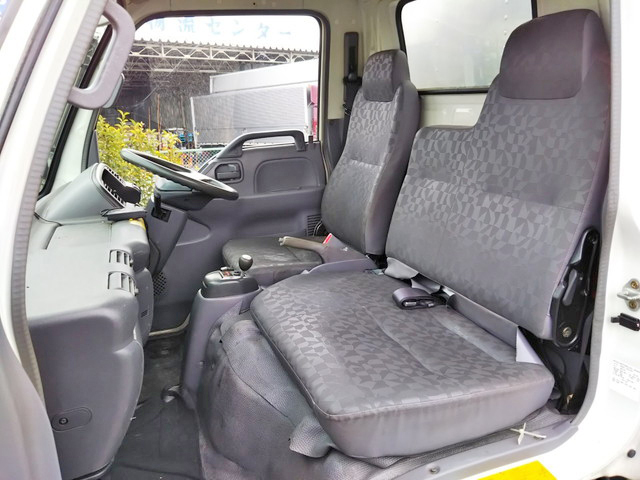 いすゞエルフアルミバン小型（2t・3t）[写真31]