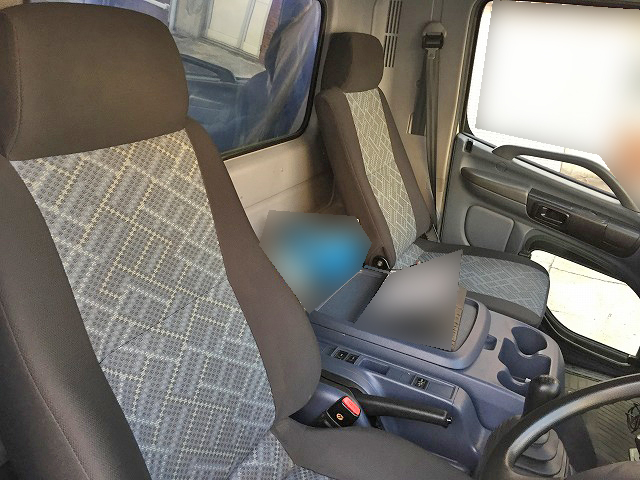 日野レンジャーアコーディオン車中型（4t）[写真15]