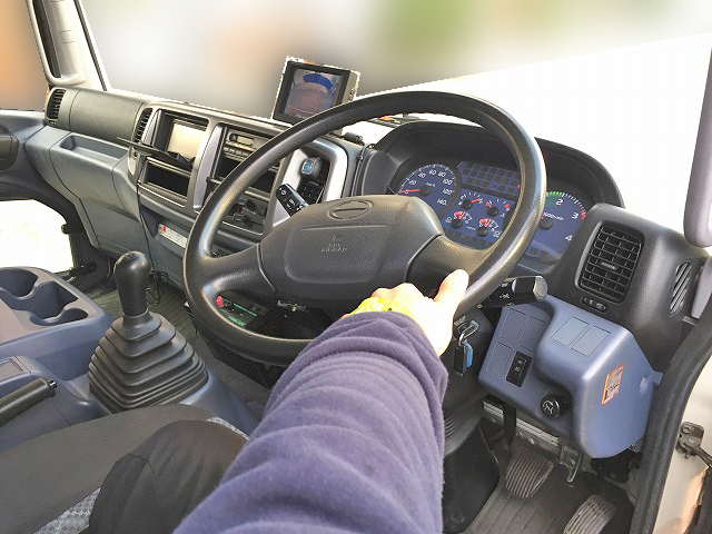 日野レンジャーアコーディオン車中型（4t）[写真18]