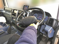 日野レンジャーアコーディオン車中型（4t）[写真18]