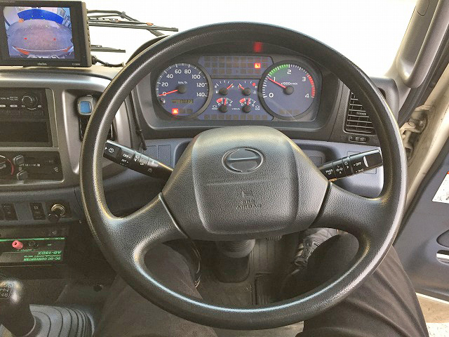 日野レンジャーアコーディオン車中型（4t）[写真19]