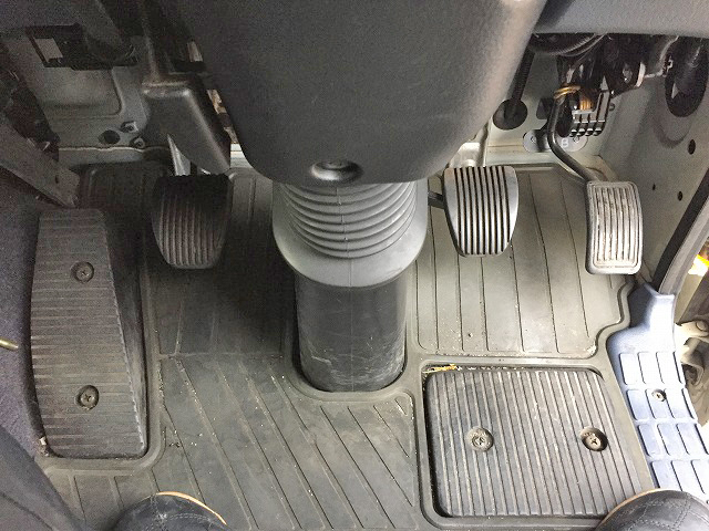 日野レンジャーアコーディオン車中型（4t）[写真21]