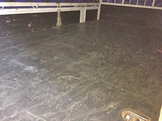 日野レンジャーアコーディオン車中型（4t）[写真05]