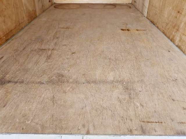 いすゞエルフパネルバン小型（2t・3t）[写真10]