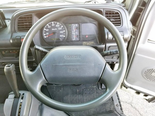 いすゞエルフパネルバン小型（2t・3t）[写真32]