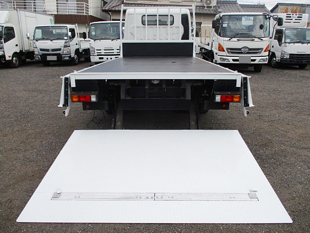 三菱ふそうキャンター平ボディ小型（2t・3t）[写真11]