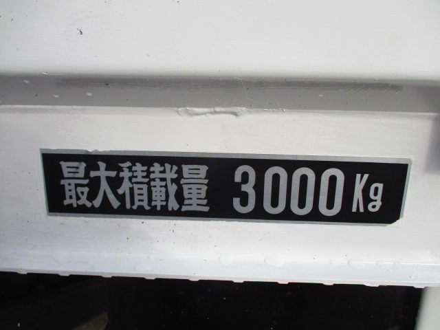 三菱ふそうキャンター平ボディ小型（2t・3t）[写真14]