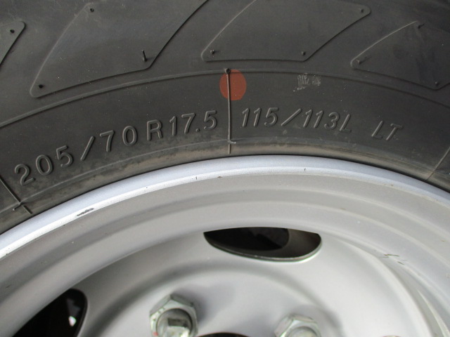 三菱ふそうキャンター平ボディ小型（2t・3t）[写真19]