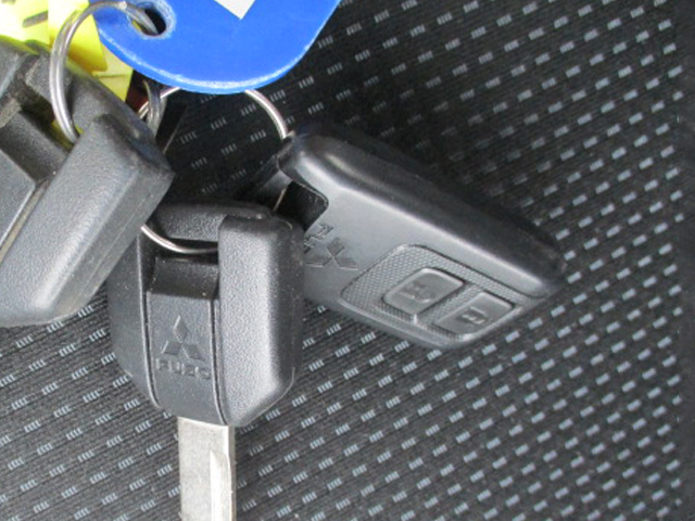 三菱ふそうキャンター平ボディ小型（2t・3t）[写真30]