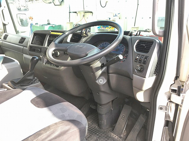 UDトラックスコンドルアルミウイング中型（4t）[写真33]