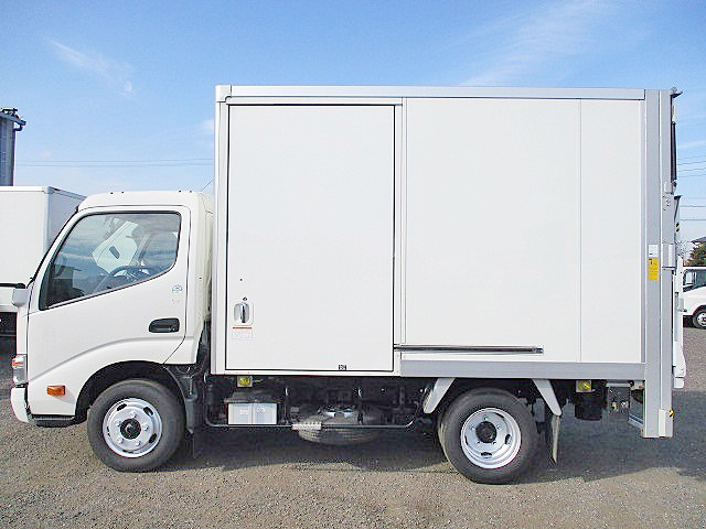 トヨタダイナパネルバン小型（2t・3t）[写真06]