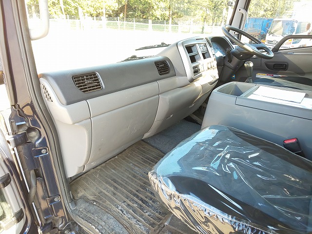 UDトラックスコンドルアームロール中型（4t）[写真30]