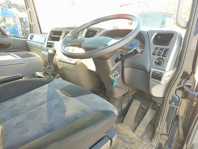 UDトラックスコンドルアームロール中型（4t）[写真32]