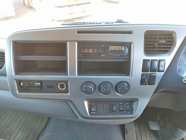 UDトラックスコンドルアームロール中型（4t）[写真34]