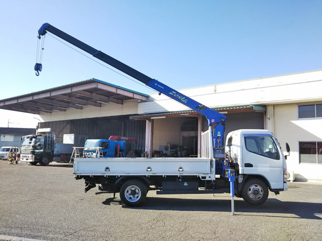 三菱ふそうキャンタークレーン3段小型（2t・3t）[写真10]