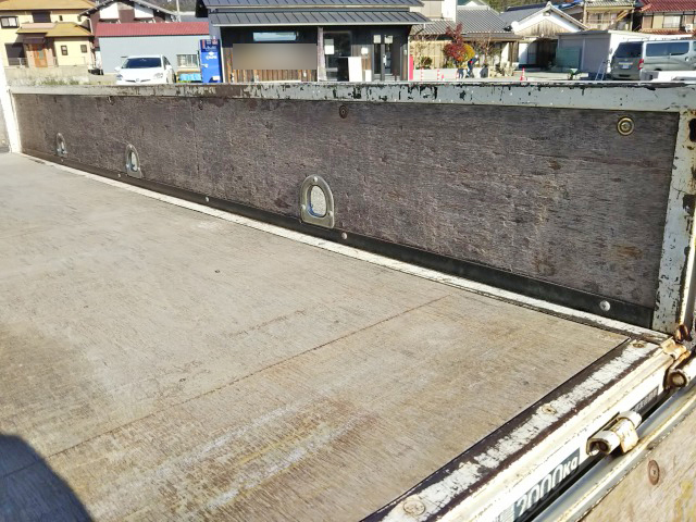 三菱ふそうキャンタークレーン3段小型（2t・3t）[写真17]