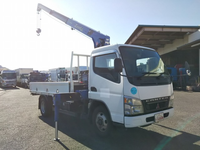 三菱ふそうキャンタークレーン3段小型（2t・3t）[写真03]