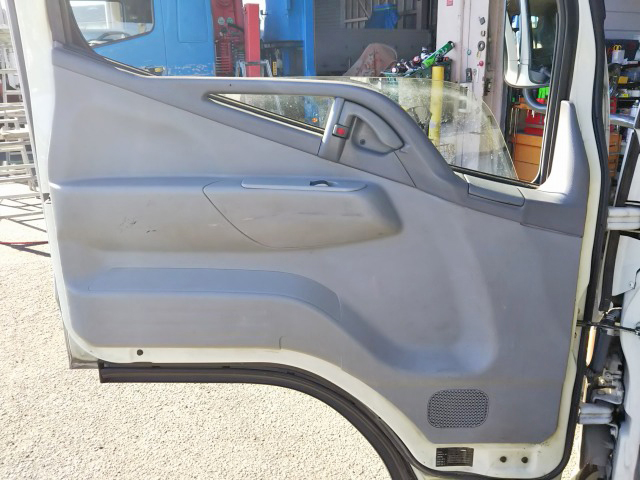 三菱ふそうキャンタークレーン3段小型（2t・3t）[写真32]