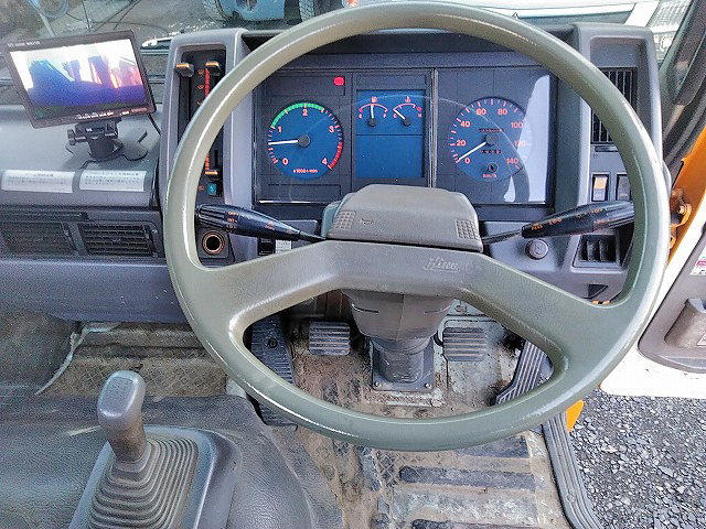 日野レンジャートラッククレーン中型（4t）[写真38]