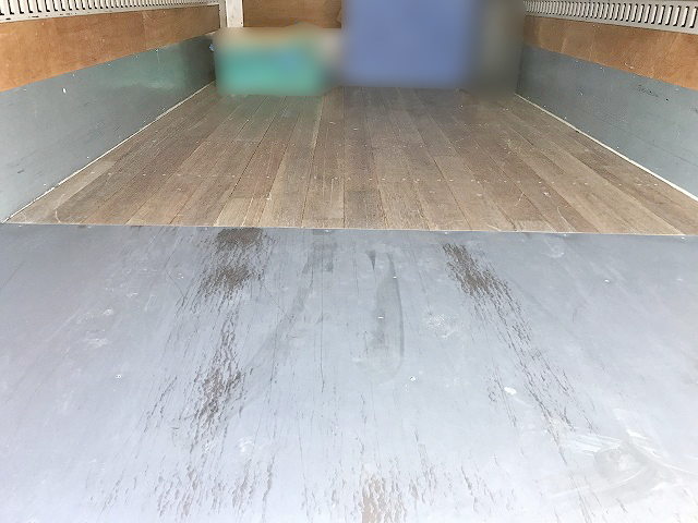 三菱ふそうキャンターアルミバン小型（2t・3t）[写真15]