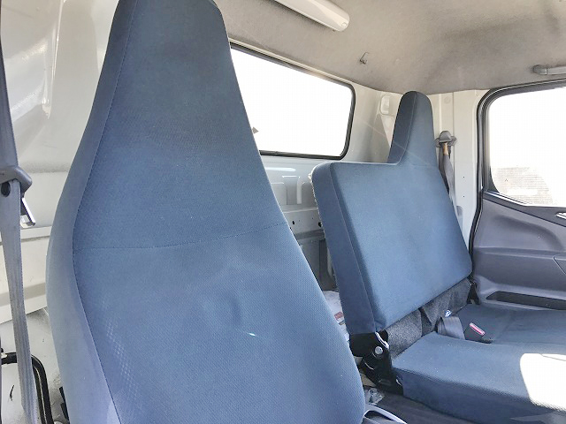 三菱ふそうキャンターアルミバン小型（2t・3t）[写真21]