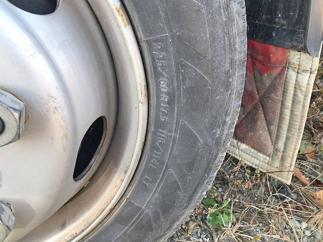 三菱ふそうキャンター平ボディ小型（2t・3t）[写真12]