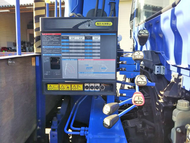 三菱ふそうファイタークレーン3段中型（4t）[写真24]