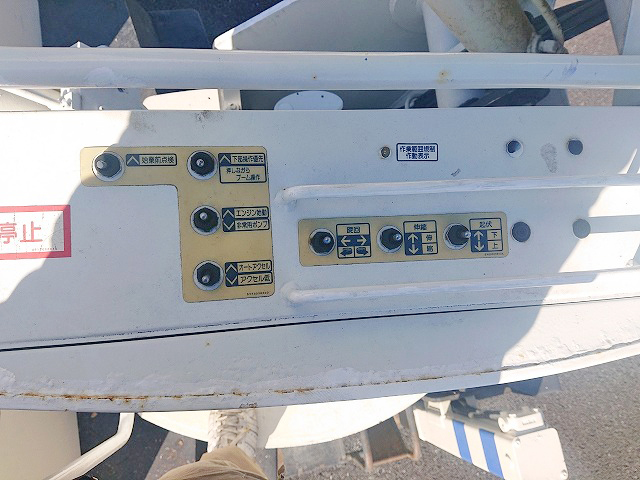 三菱ふそうキャンター高所作業車小型（2t・3t）[写真10]