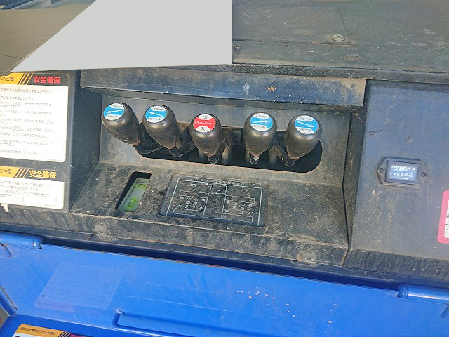 三菱ふそうキャンター高所作業車小型（2t・3t）[写真12]