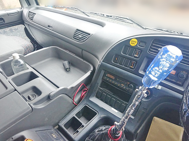 いすゞギガミキサー車（コンクリートミキサー）大型（10t）[写真26]