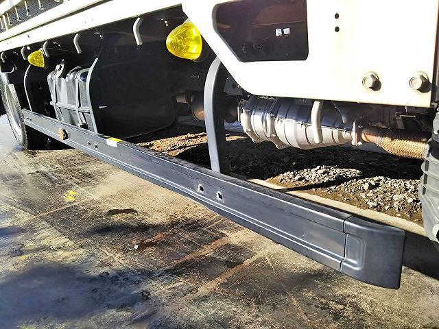 いすゞエルフ平ボディ小型（2t・3t）[写真16]