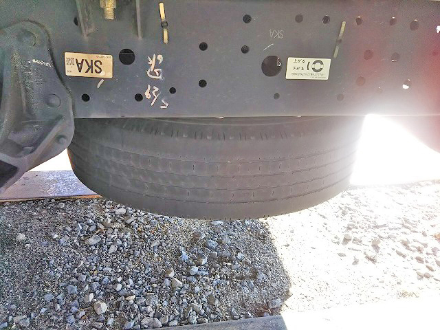 いすゞエルフ平ボディ小型（2t・3t）[写真20]