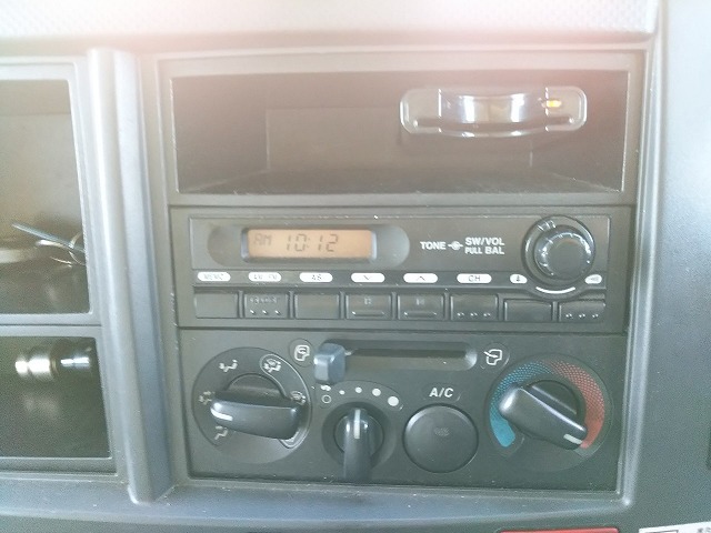 いすゞエルフ平ボディ小型（2t・3t）[写真36]