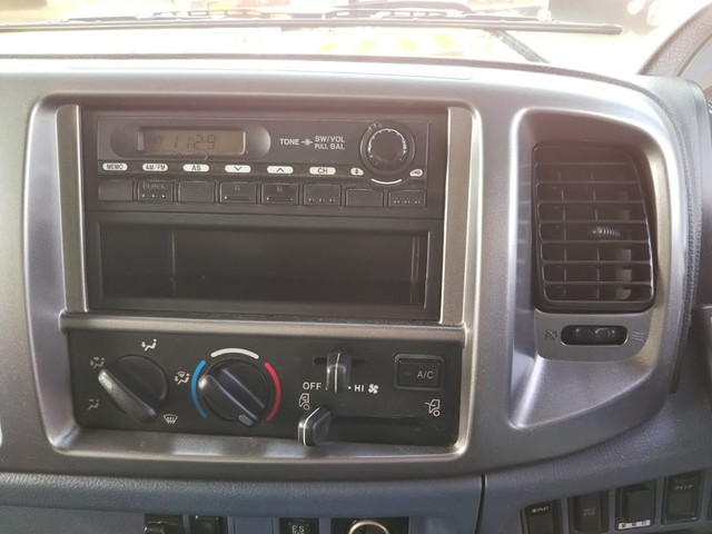 日野レンジャーアルミウイング中型（4t）[写真35]