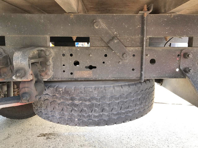 三菱ふそうキャンター平ボディ小型（2t・3t）[写真24]