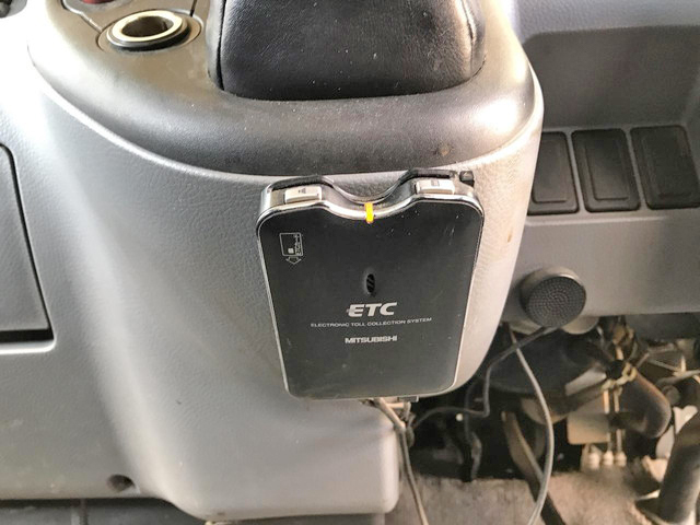 三菱ふそうキャンター平ボディ小型（2t・3t）[写真38]