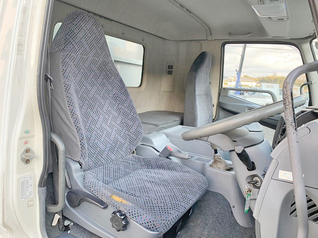 三菱ふそうファイターアルミウイング中型（4t）[写真30]