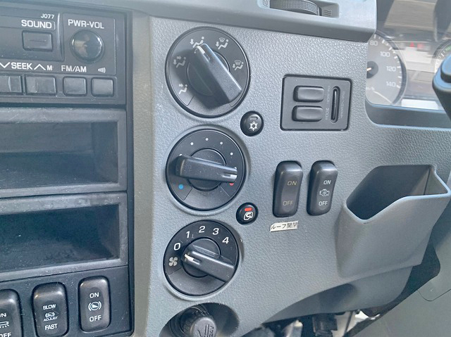 三菱ふそうファイターアルミウイング中型（4t）[写真37]