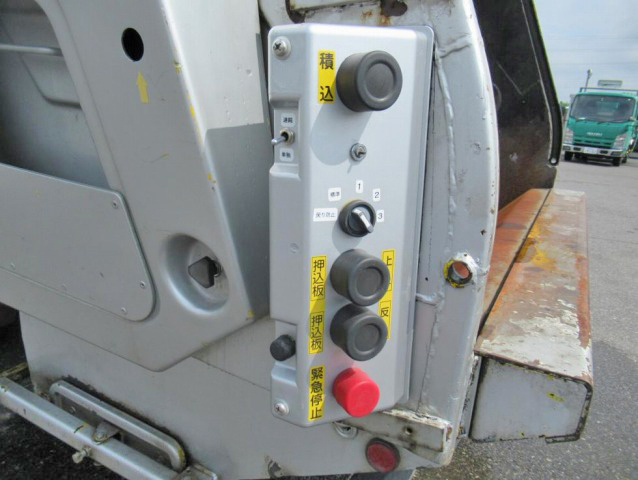 日野レンジャーパッカー車（塵芥車）中型（4t）[写真16]