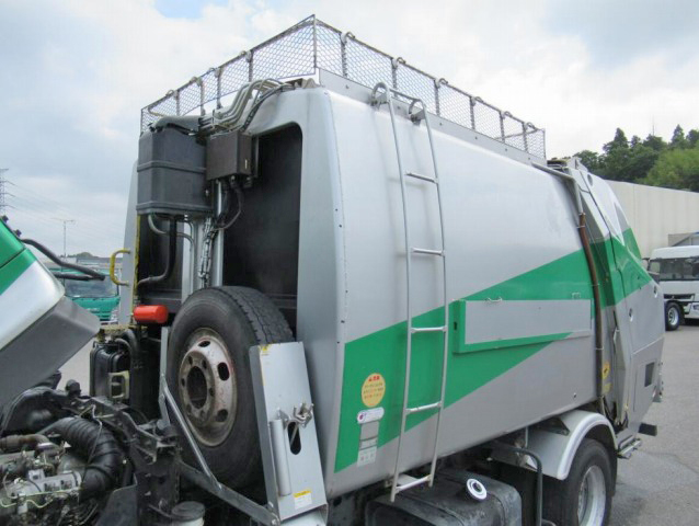 日野レンジャーパッカー車（塵芥車）中型（4t）[写真24]