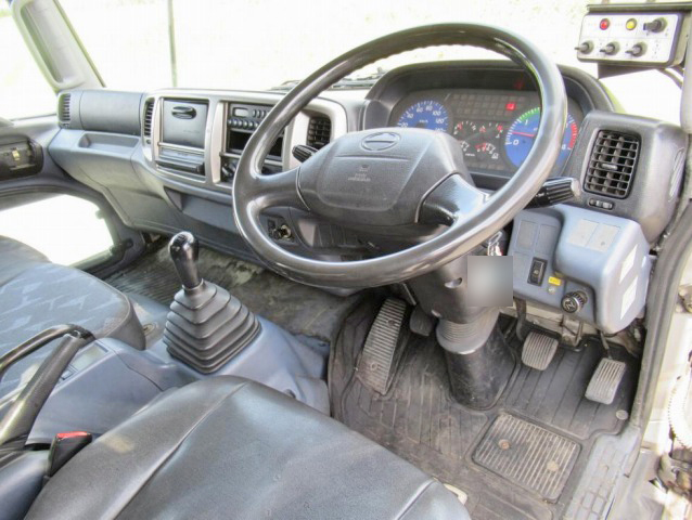 日野レンジャーパッカー車（塵芥車）中型（4t）[写真38]