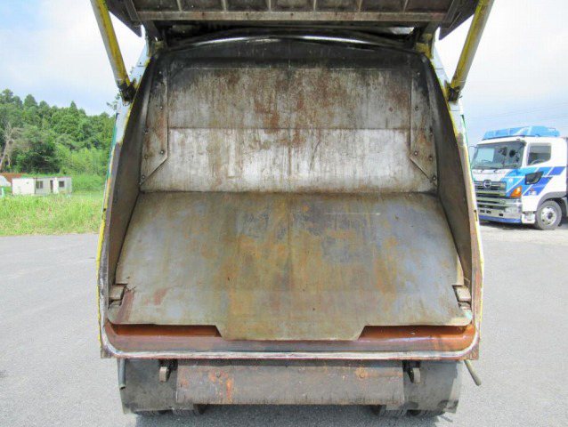 日野レンジャーパッカー車（塵芥車）中型（4t）[写真07]