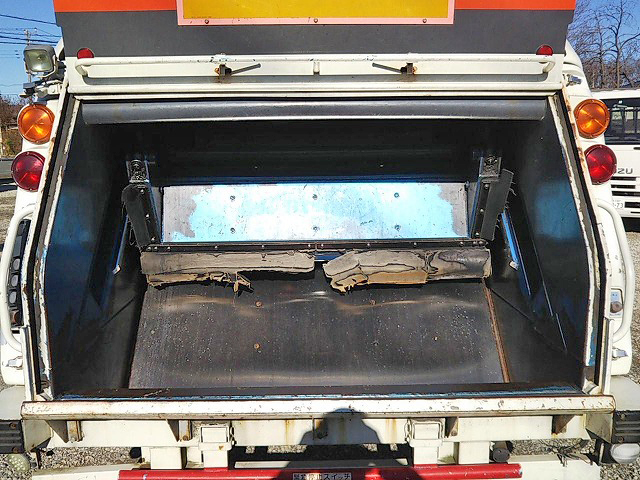 日産コンドルパッカー車（塵芥車）中型（4t）[写真13]