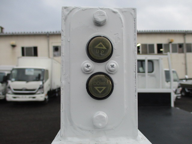 三菱ふそうキャンターダブルキャブ（Wキャブ）小型（2t・3t）[写真13]