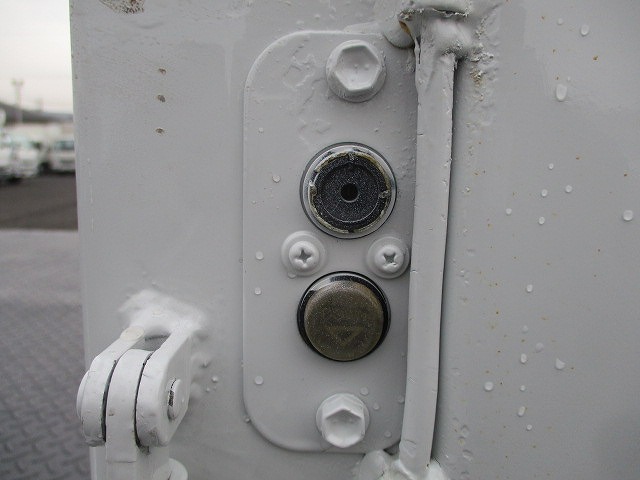 三菱ふそうキャンターダブルキャブ（Wキャブ）小型（2t・3t）[写真14]