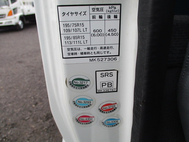 三菱ふそうキャンターダブルキャブ（Wキャブ）小型（2t・3t）[写真17]